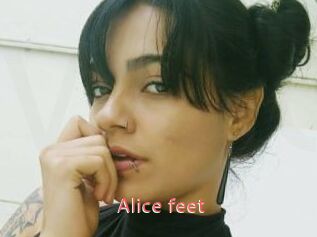 Alice_feet