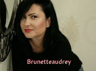 Brunetteaudrey