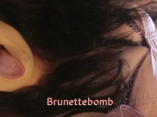 Brunettebomb