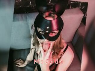 Mia_Gold_x