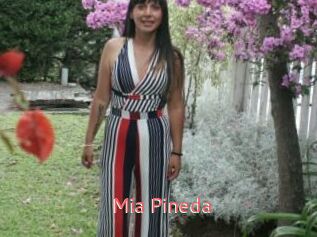Mia_Pineda