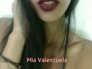 Mia_Valenzuela