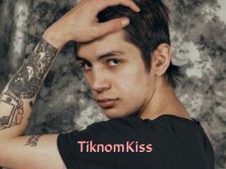 TiknomKiss