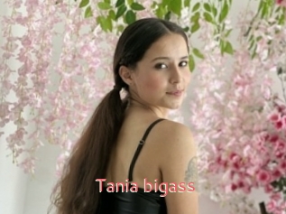 Tania_bigass